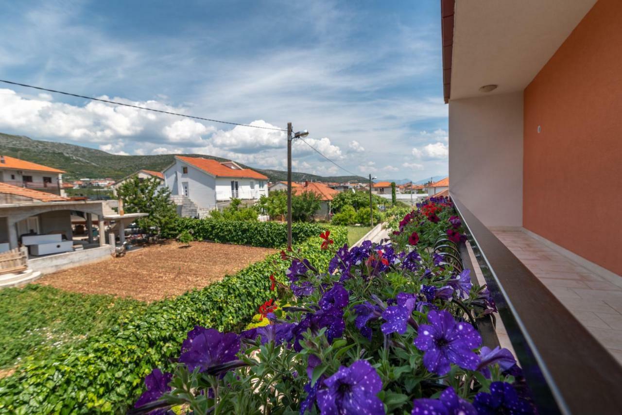 Marinella Apartment Trogir Bagian luar foto