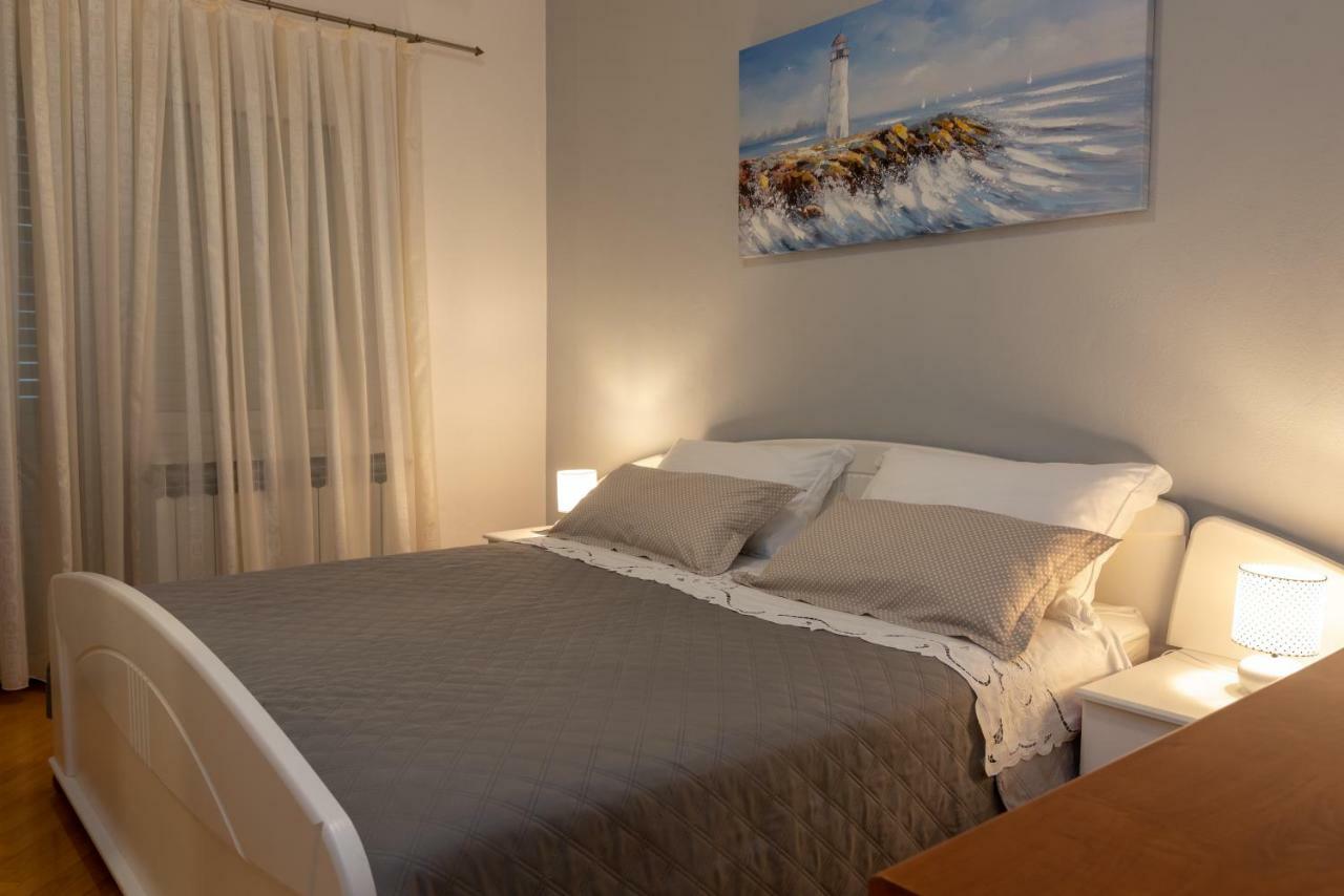 Marinella Apartment Trogir Bagian luar foto
