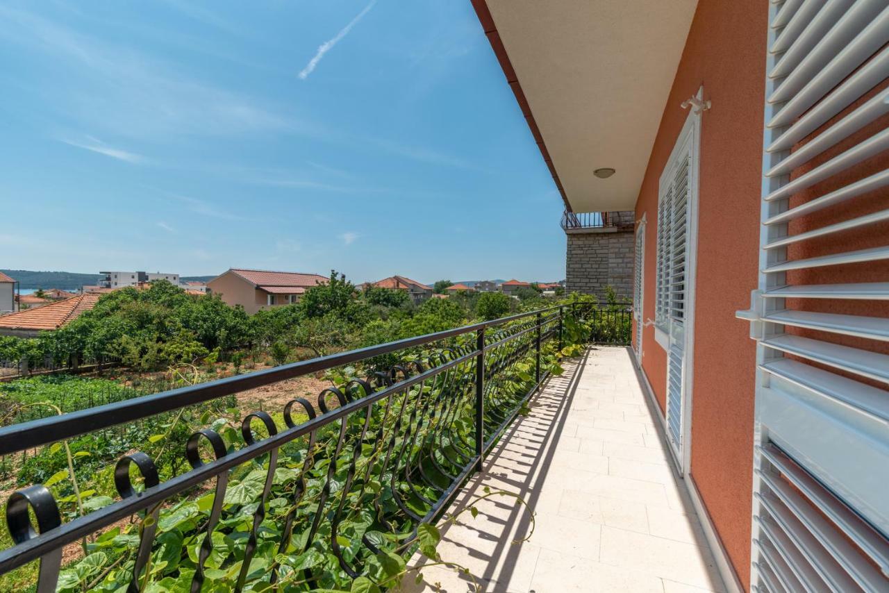 Marinella Apartment Trogir Bagian luar foto